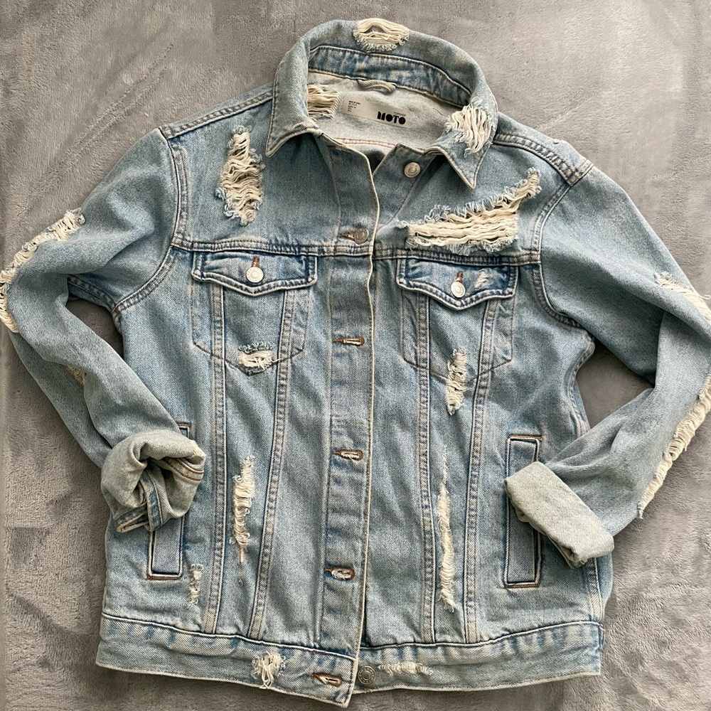 Distressed jean jacket Topshop